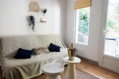 Coin salon dans l'établissement La maison by Simone T3