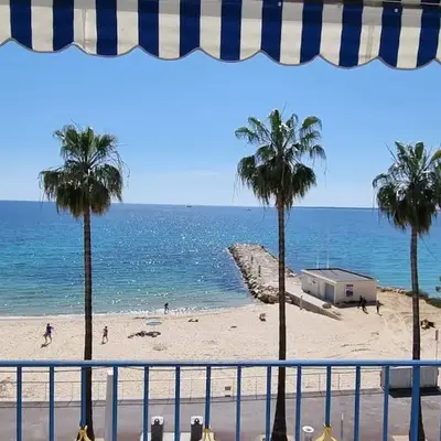 Ravissant T1 au bord de l'eau Juan Les Pins
