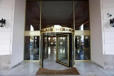 Façade ou entrée de l'établissement LA CROISETTE élégant studio avec balcon et vue mer aperçu