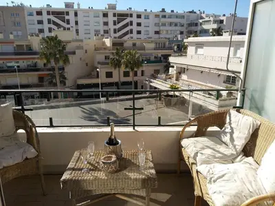 Balcon ou terrasse dans l'établissement Studio neuf climatisé au cœur de Juan-les-Pins