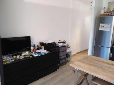 Cuisine ou kitchenette dans l'établissement Studio neuf climatisé au cœur de Juan-les-Pins
