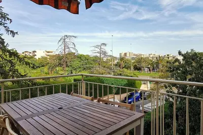 Balcon ou terrasse dans l'établissement Spacieux 2 pièces avec terrasse, clim et parking