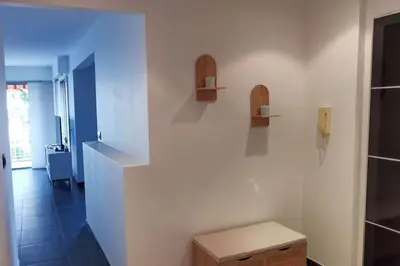 Salle de bains dans l'établissement Spacieux 2 pièces avec terrasse, clim et parking