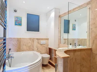 Salle de bains dans l'établissement La plus belle vue sur mer à Juan les Pins