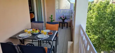 Balcon ou terrasse dans l'établissement Juan 4 prs, clim, 300m plage, piscine, parking
