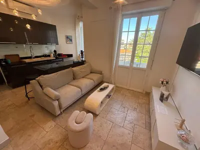 Cuisine ou kitchenette dans l'établissement Appartement T3 grand standing à Juan Les Pins