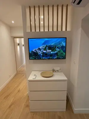 Télévision ou salle de divertissement dans l'établissement Charmant appartement au coeur de villeneuve loubet