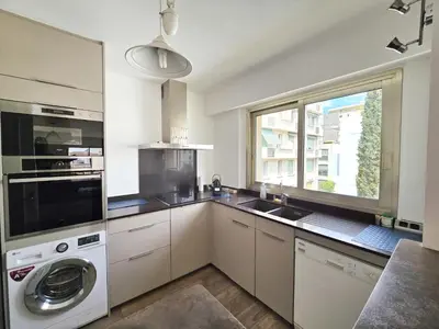Cuisine ou kitchenette dans l'établissement 78m2 Terrasse vue mer à 50m de la Croisette