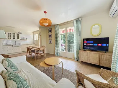 Télévision ou salle de divertissement dans l'établissement 63m2 Grande Terrasse, Clim