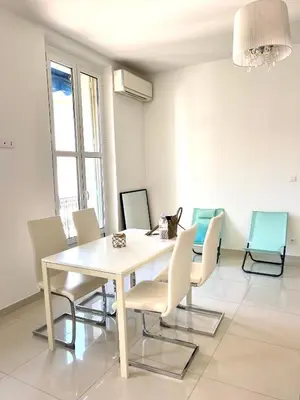 Coin salon dans l'établissement Cannes plage 2 pièces Croisette centre ville