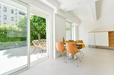 Plan de l'établissement 1-bedroom apartment walk to beach garage