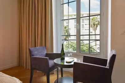 Coin salon dans l'établissement Rare luxury 3-Br near the Croisette