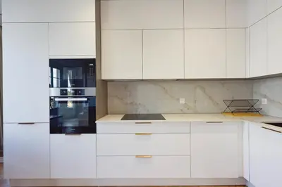 Cuisine ou kitchenette dans l'établissement Rare luxury 3-Br near the Croisette