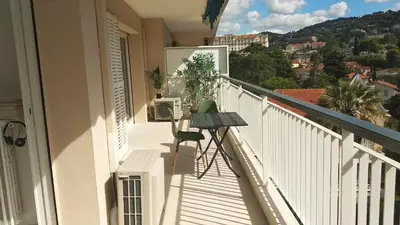Balcon ou terrasse dans l'établissement Beau 2 pièces centre de Cannes idéal congres et vacances
