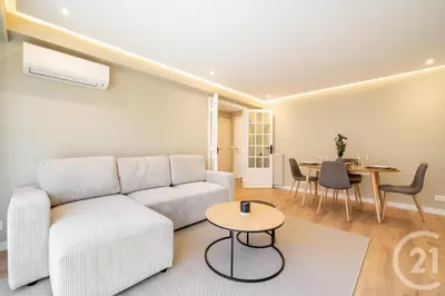 Coin salon dans l'établissement Modern Appartment, Central, 10 Min Walk to Beach