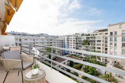 Balcon ou terrasse dans l'établissement Carlton area lux 2 beds 2 baths