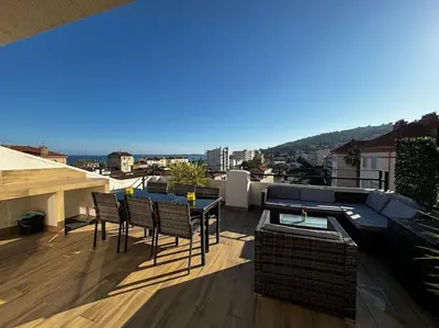 Vue générale sur la montagne ou vue sur la montagne depuis l'appartement