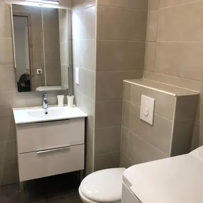 Salle de bains dans l'établissement Appartement 2 pièces avec un jardin privatif