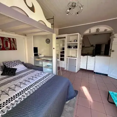 BEAU STUDIO pour 4 p à 5 mn de la plage