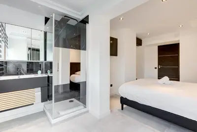 Salle de bains dans l'établissement Croisette sea view