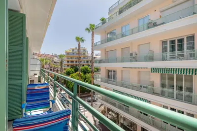 Balcon ou terrasse dans l'établissement LOUIS GALLET Juan les Pins 2 min des plages - 6 couchages