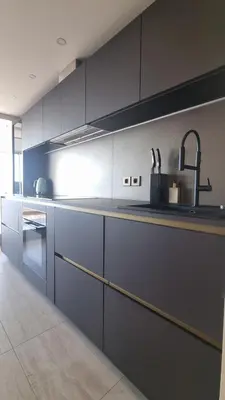 Cuisine ou kitchenette dans l'établissement Lux- Apartment at Marina baie des Anges - with Panoramic Sea View
