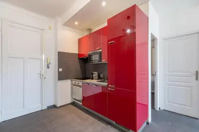 Cuisine ou kitchenette dans l'établissement L'ESTEREL Au pied de la méditerranée 6 couchages