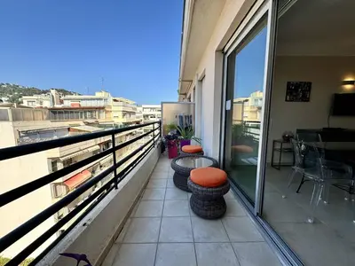 Balcon ou terrasse dans l'établissement Cannes proche Croisette - 2 pièces au calme avec terrasse