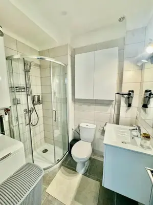 Salle de bains dans l'établissement Studio cosy à 5 min de la mer