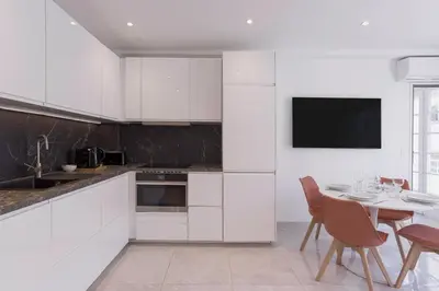 Cuisine ou kitchenette dans l'établissement Cannes Molière - Palais, Plage, Balcon, Clim et Centre ville