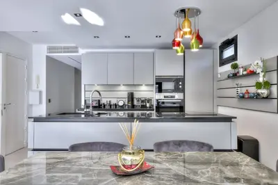 Cuisine ou kitchenette dans l'établissement Luxury 4 Stars Apt Croisette