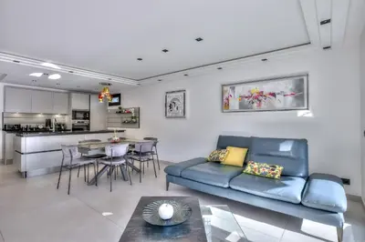 Cuisine ou kitchenette dans l'établissement Luxury 4 Stars Apt Croisette