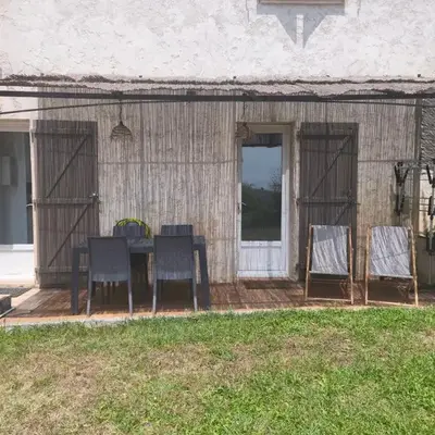 Chez LINAT - Studio en rez de jardin au calme avec vue mer
