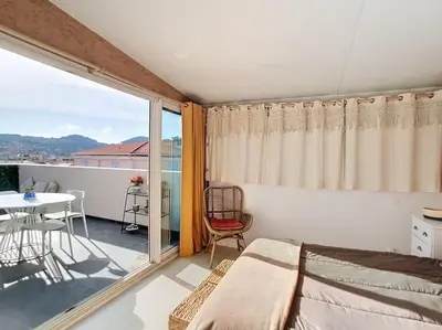 Vue générale sur la montagne ou vue sur la montagne depuis l'appartement
