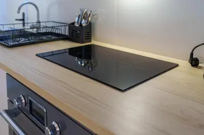 Cuisine ou kitchenette dans l'établissement 2 pièces Cœur du Vieil Antibes