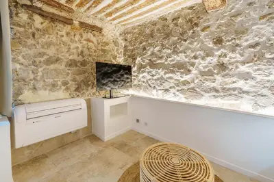 Télévision ou salle de divertissement dans l'établissement 2 pièces Cœur du Vieil Antibes