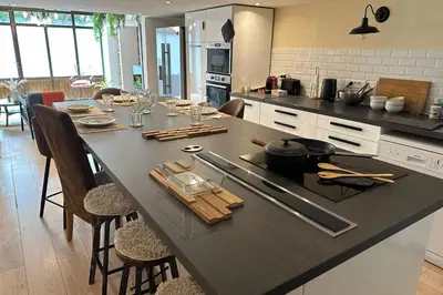 Cuisine ou kitchenette dans l'établissement Spacious duplex near the city center of Cannes