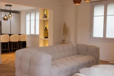 Coin salon dans l'établissement Luxueuse Villa L'Olivier Cannes 4 chambres jacuzzi