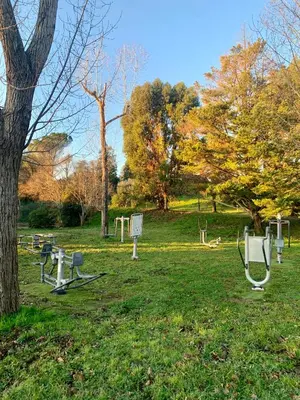 Jardin de l'établissement 2 pièces, moderne et lumineux avec piscine en résidence privée