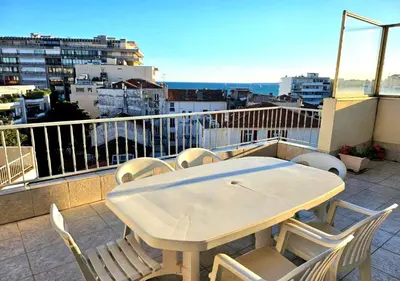 Balcon ou terrasse dans l'établissement 3P Vue Mer Centre Ville