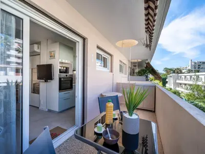 Balcon ou terrasse dans l'établissement Apartment Le Copacabana by Interhome