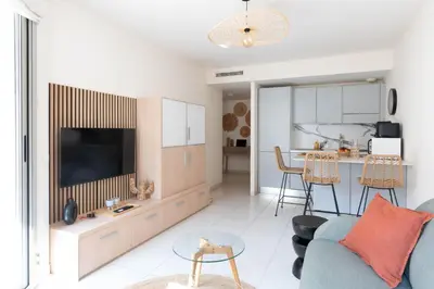 Cuisine ou kitchenette dans l'établissement Le Cocon de la Pinède - Antibes proche plage