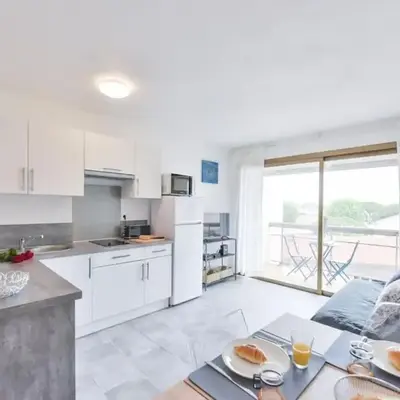 LES BEAUX JOURS Super nice flat for 3 with AC