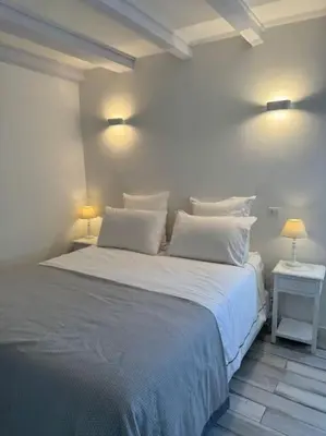 Un ou plusieurs lits dans un hébergement de l'établissement ARAZY - Superb duplex old Antibes very central, AC, terrace