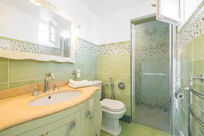 Salle de bains dans l'établissement Villa Marli
