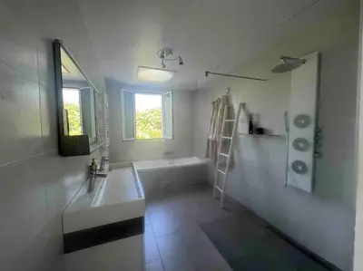 Salle de bains dans l'établissement Villa MARGARITTA 4km Cannes centre et plages