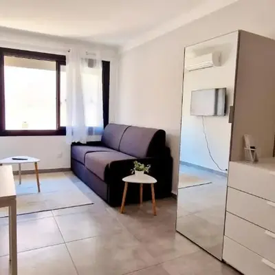 2 Le Saint Joseph Studio in City Center with AC
