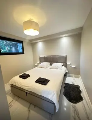 Un ou plusieurs lits dans un hébergement de l'établissement Très rare! Bel appartement 38 m2 Domaine prive
