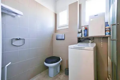 Salle de bains dans l'établissement Cosy 1 BR Flat with balcony near La Croisette