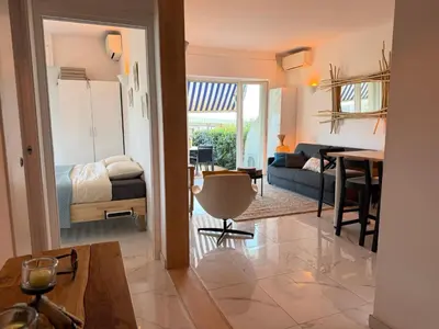 Coin salon dans l'établissement Large Luxury Apartment with garden view over the ocean